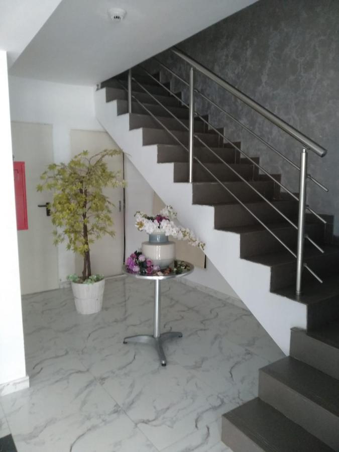 Apartament Garsoniera Saturn Zewnętrze zdjęcie